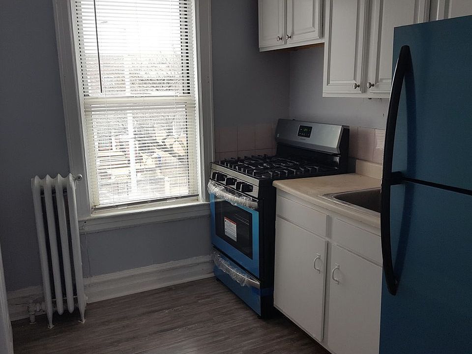 1st image of 2163 38th St #2