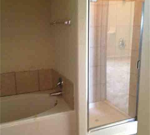 4th image of 5006 Grove Square Ct