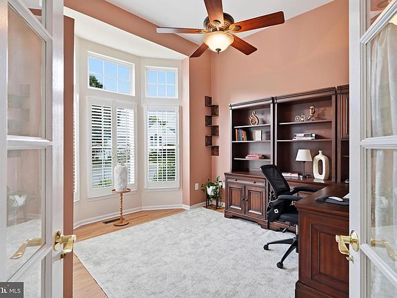 3rd image of 8159 Tenbrook Dr