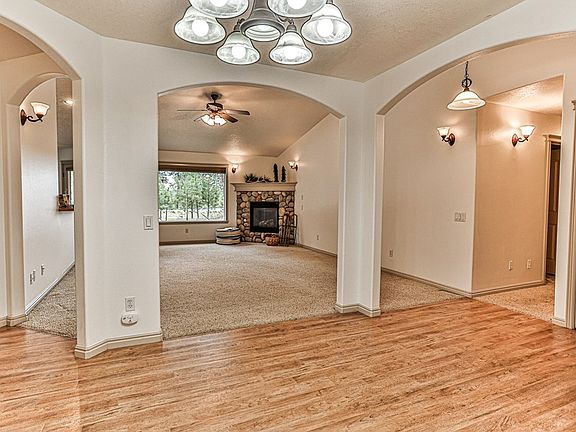 5th image of 626 Woodlands Dr