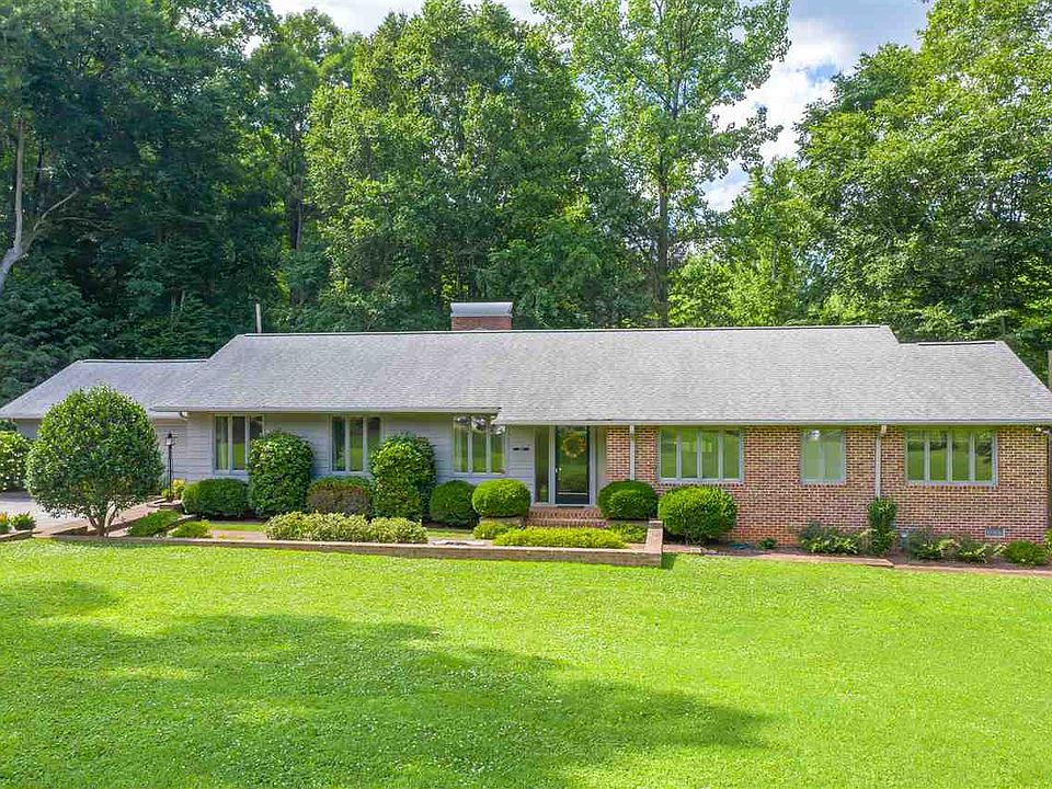 1st image of 124 Eastwood Cir