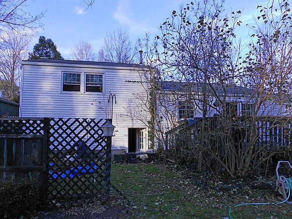 2nd image of 2 Angelica Ct