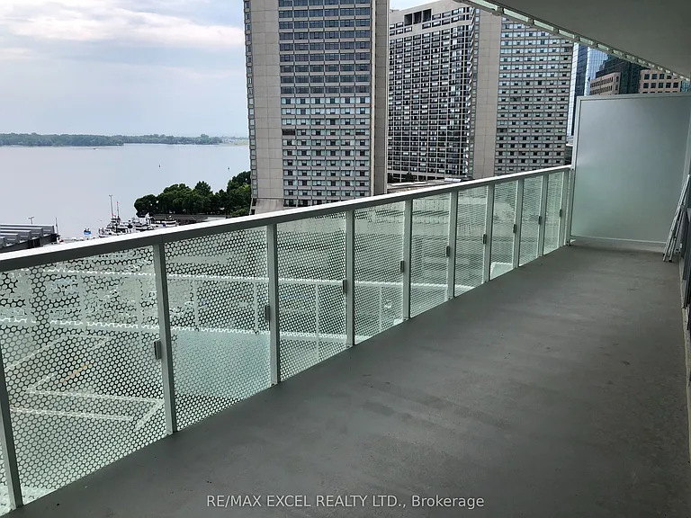 15 Queens Quay E #1303 — Photo 6