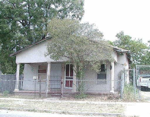 1st image of 814 S NUECES ST