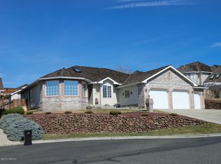 7511 Meadow Ln, Yakima, WA 98908