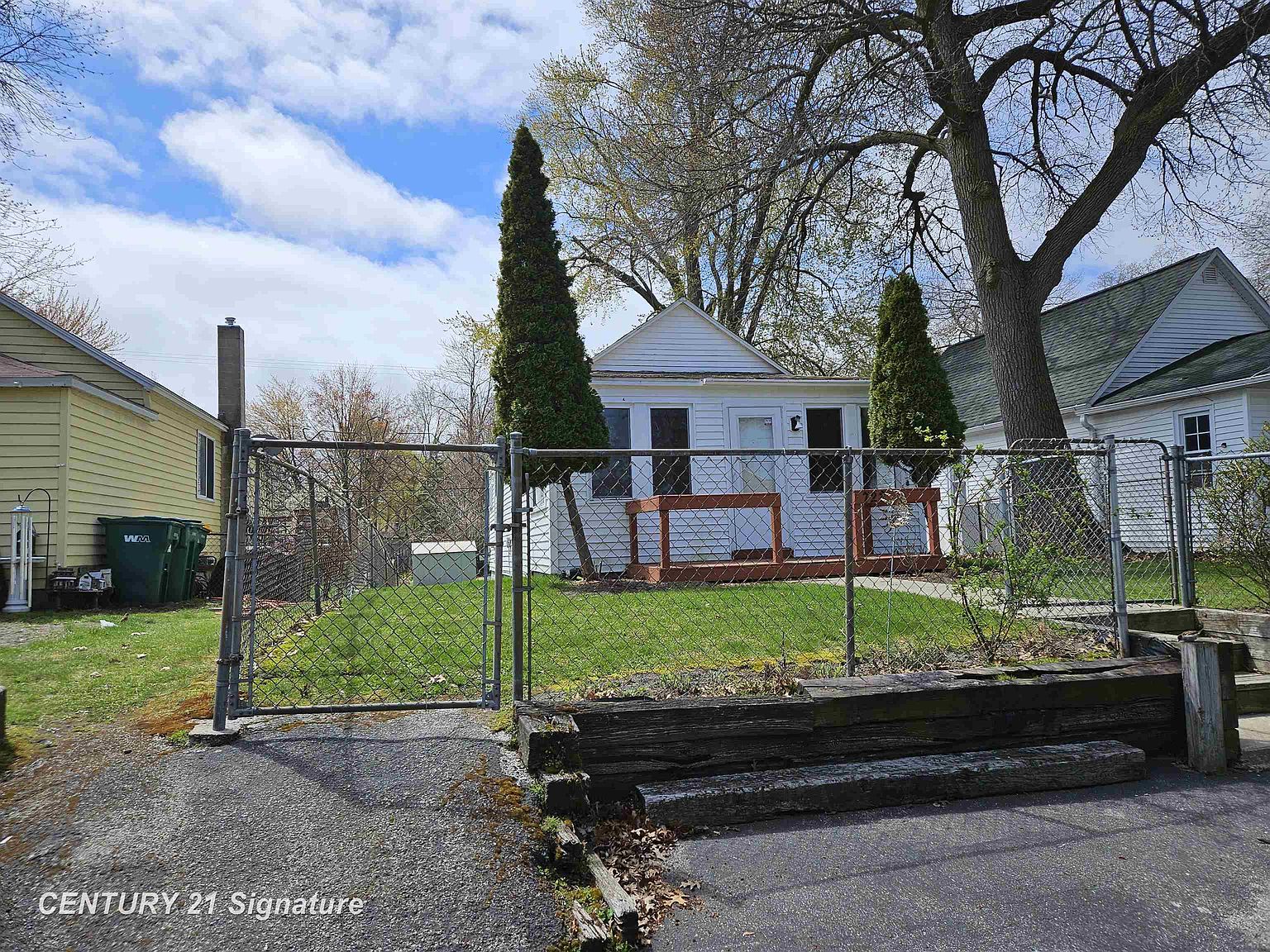 722 Bay Rd, Bay City, MI 48706 | MLS #50121856 | Zillow