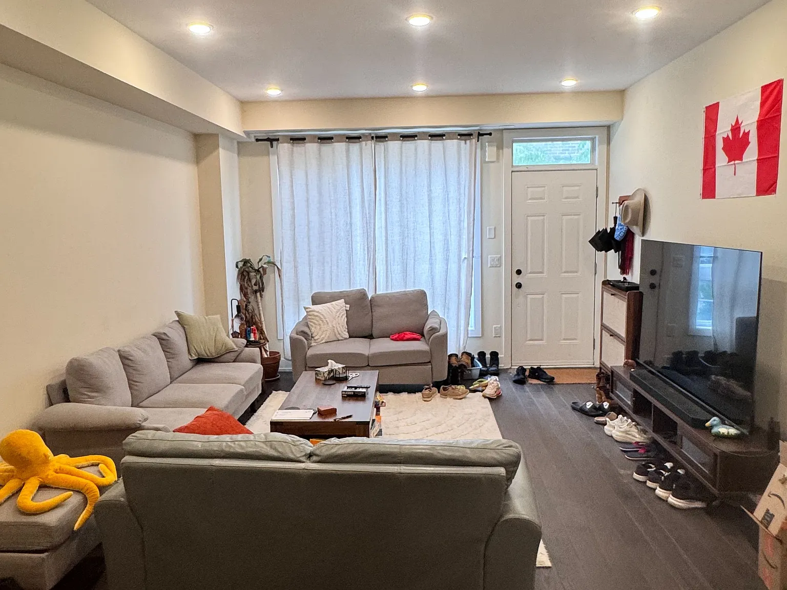 3 bed, $3,950 — Photo 3