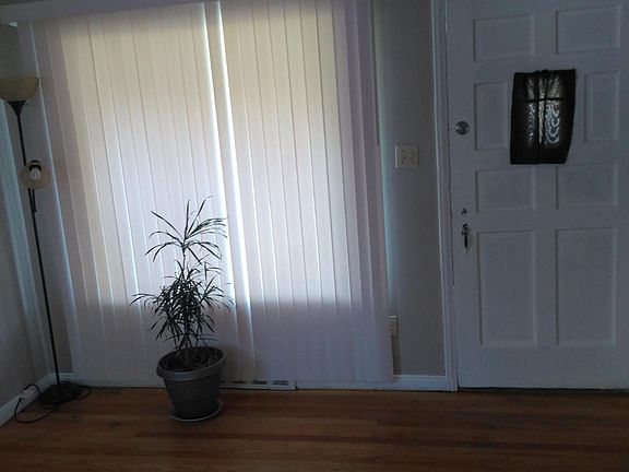 2nd image of 24520 W Chicago St