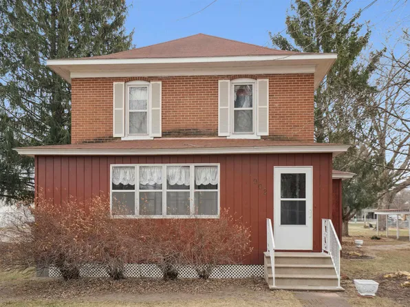 902 7th Ave SW, Independence, IA 50644