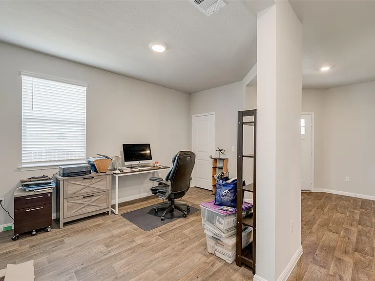 102 Rainmaker Cv — Photo 27