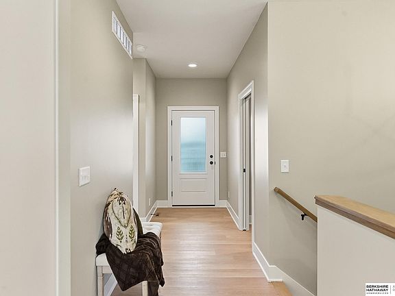 3rd image of 2361 Oak St