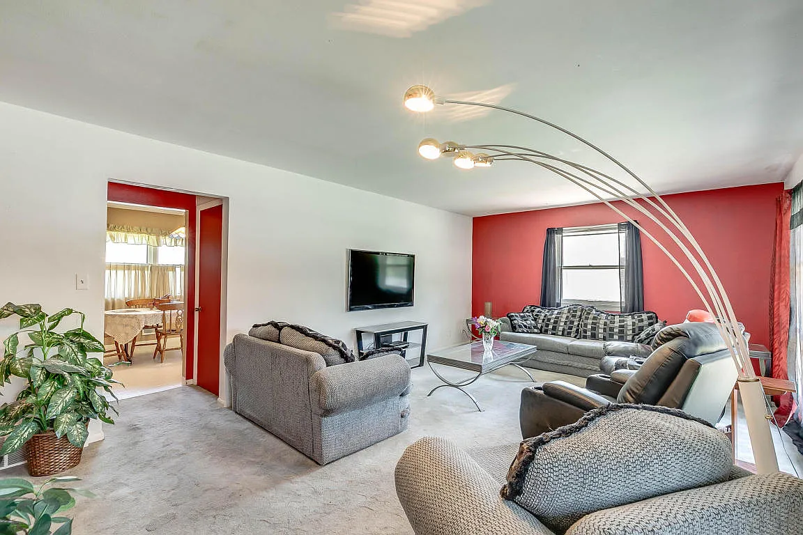 3824 Spring St photo 1