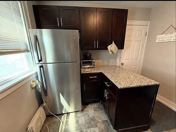 3rd image of 111 Cunard Rd #1