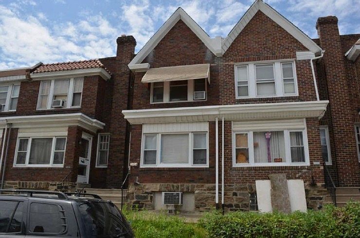 1st image of 576 Rosalie St