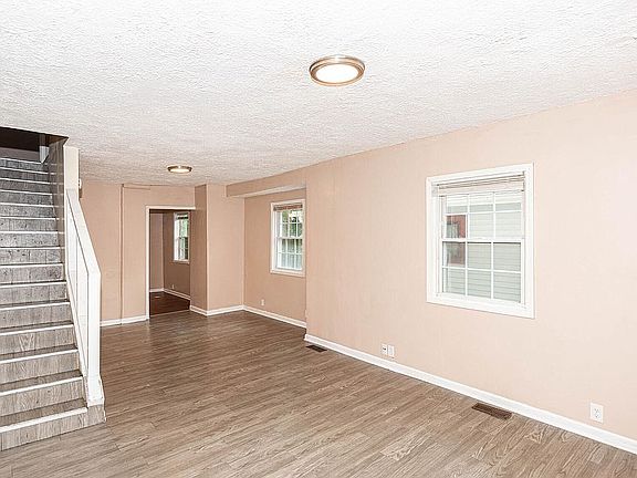 3rd image of 2519 Highland Pl