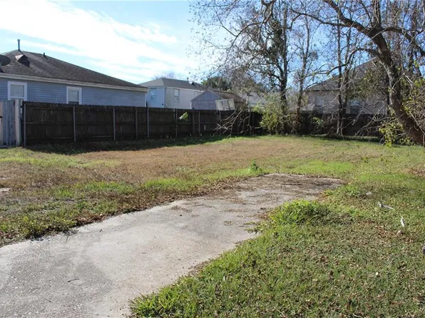 5740 Wingate Dr, New Orleans, LA 70122