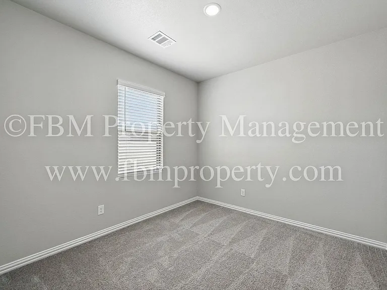 2120 Dena Dr — Photo 14