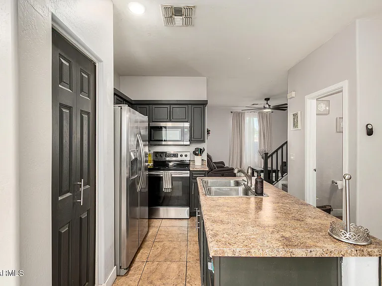 6609 W Johnson St — Photo 10