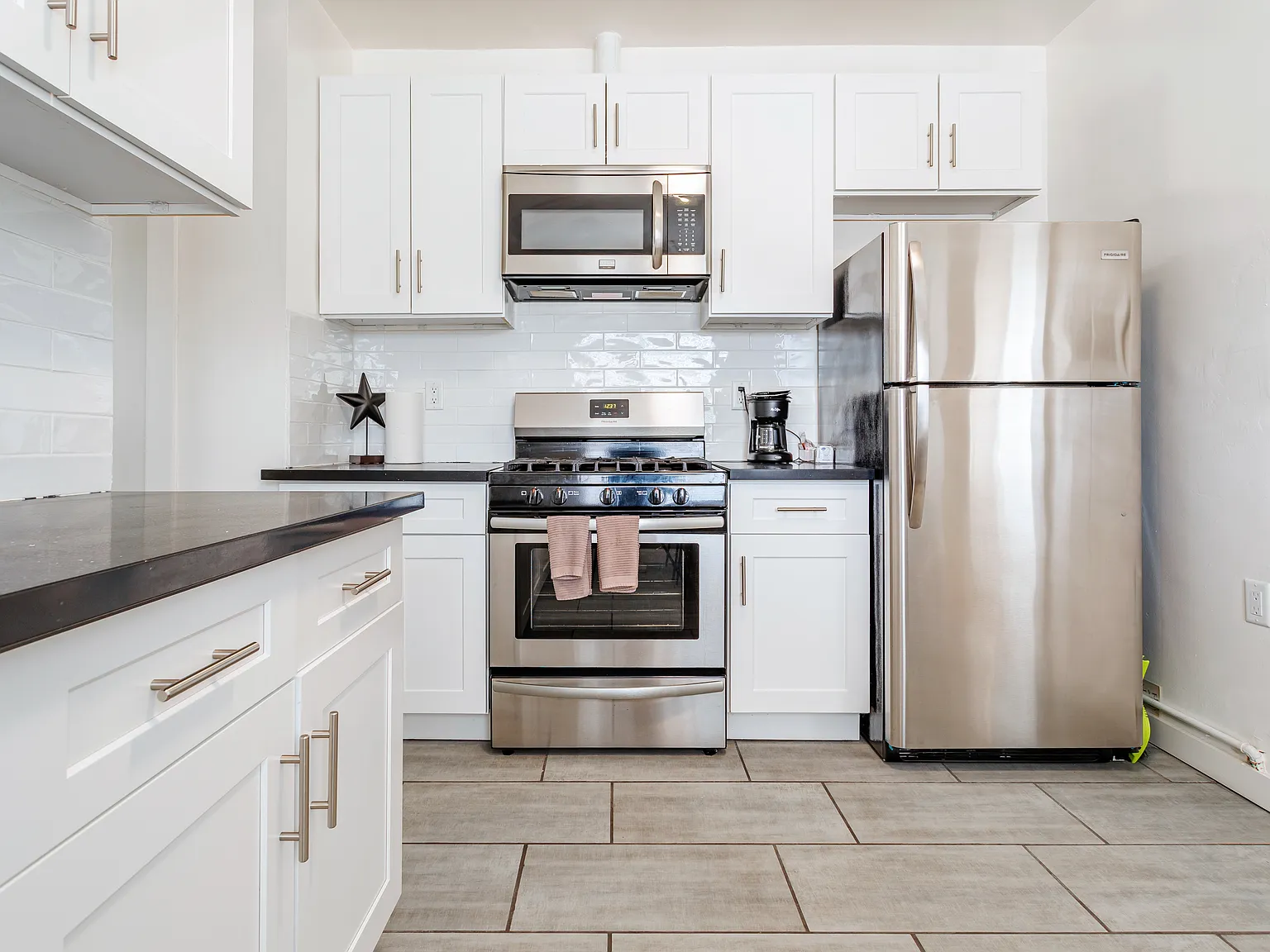 1 bed, 650 sqft, $3,300 — Photo 4
