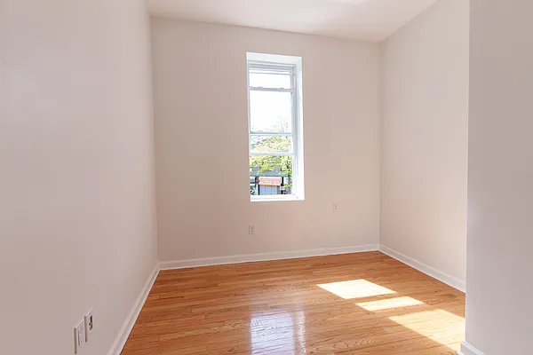 Rented by HighRiseNY | media 18