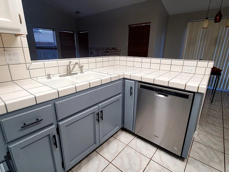 1012 Montgomery Ave — Photo 11