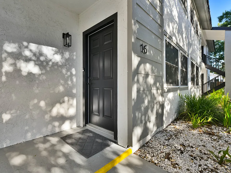 3109 W Horatio St #16