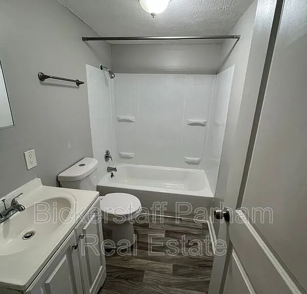 824 Winston Rd #C — Photo 12