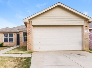 7933 Meadow View Trl, Fort Worth, TX 76120