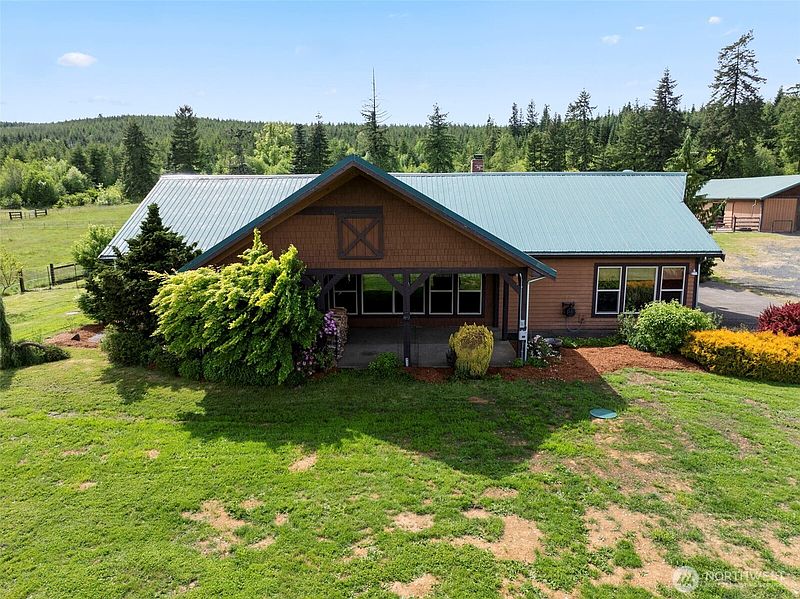 2nd image of 2141 14 Wildwood Road