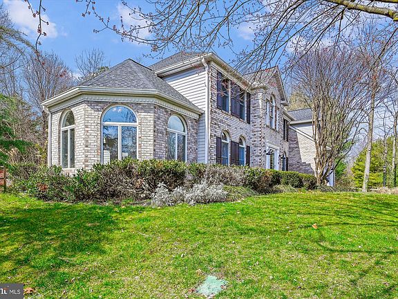 3rd image of 218 Finnegan Dr
