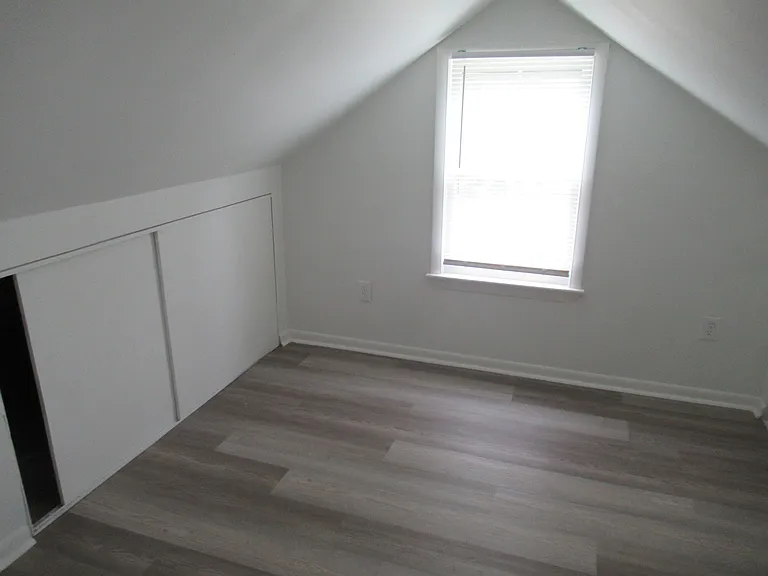 86 Cowles Ave — Photo 12