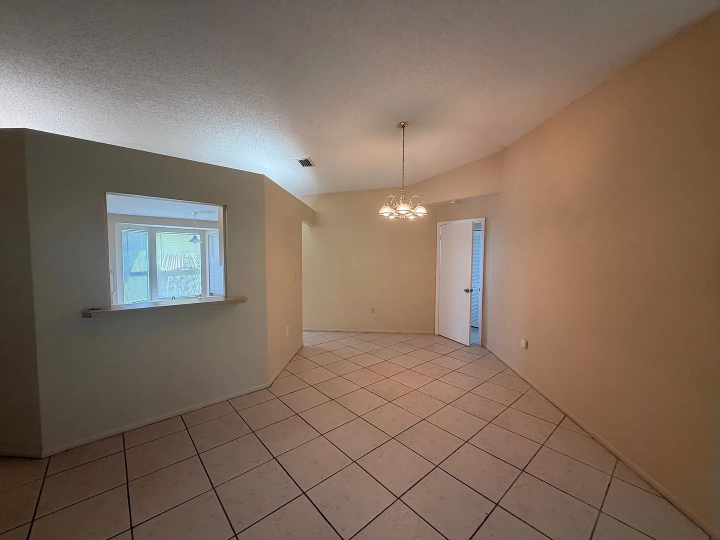 Great 3/2 Ready to rent! — Photo 3