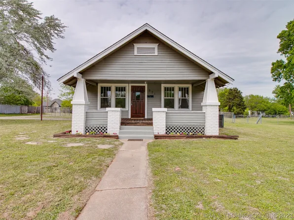 321 W 9th St, Stroud, OK 74079