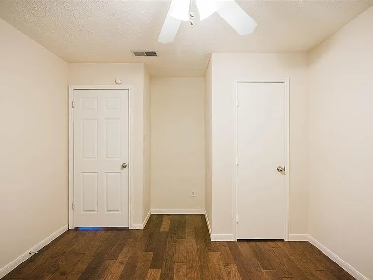 21203 Park Brook Dr — Photo 33