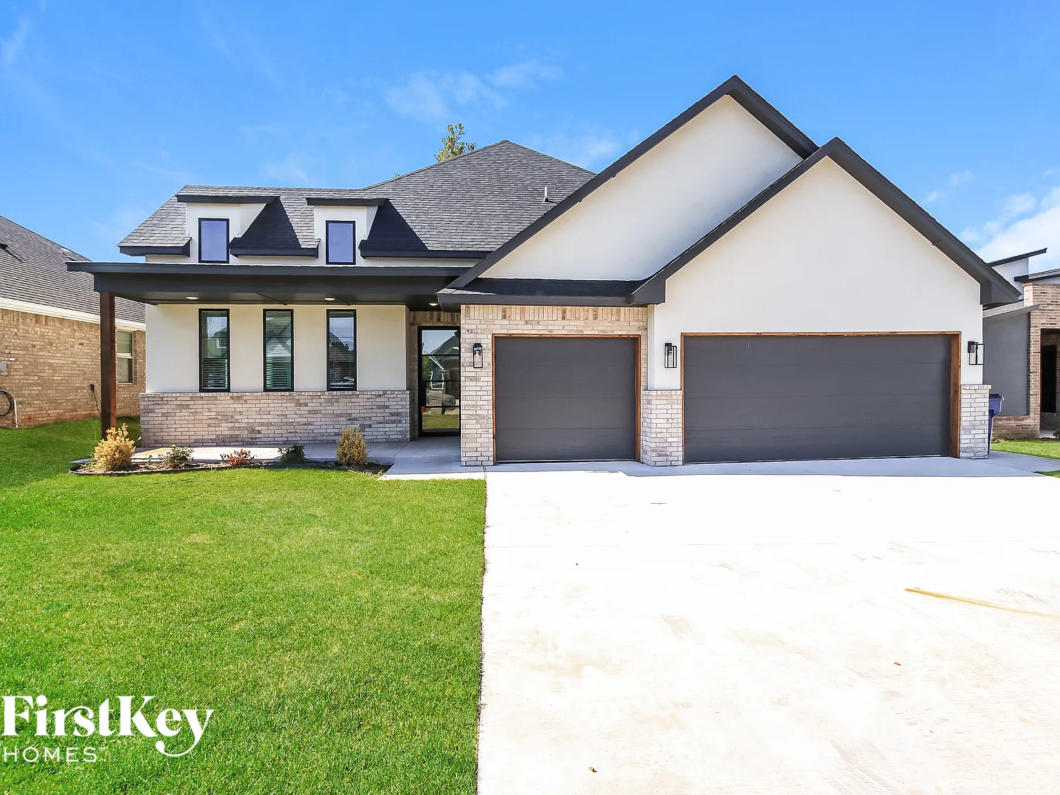 4 bed, 2.0 bath, 2105 sqft, $2,940 — Photo 1