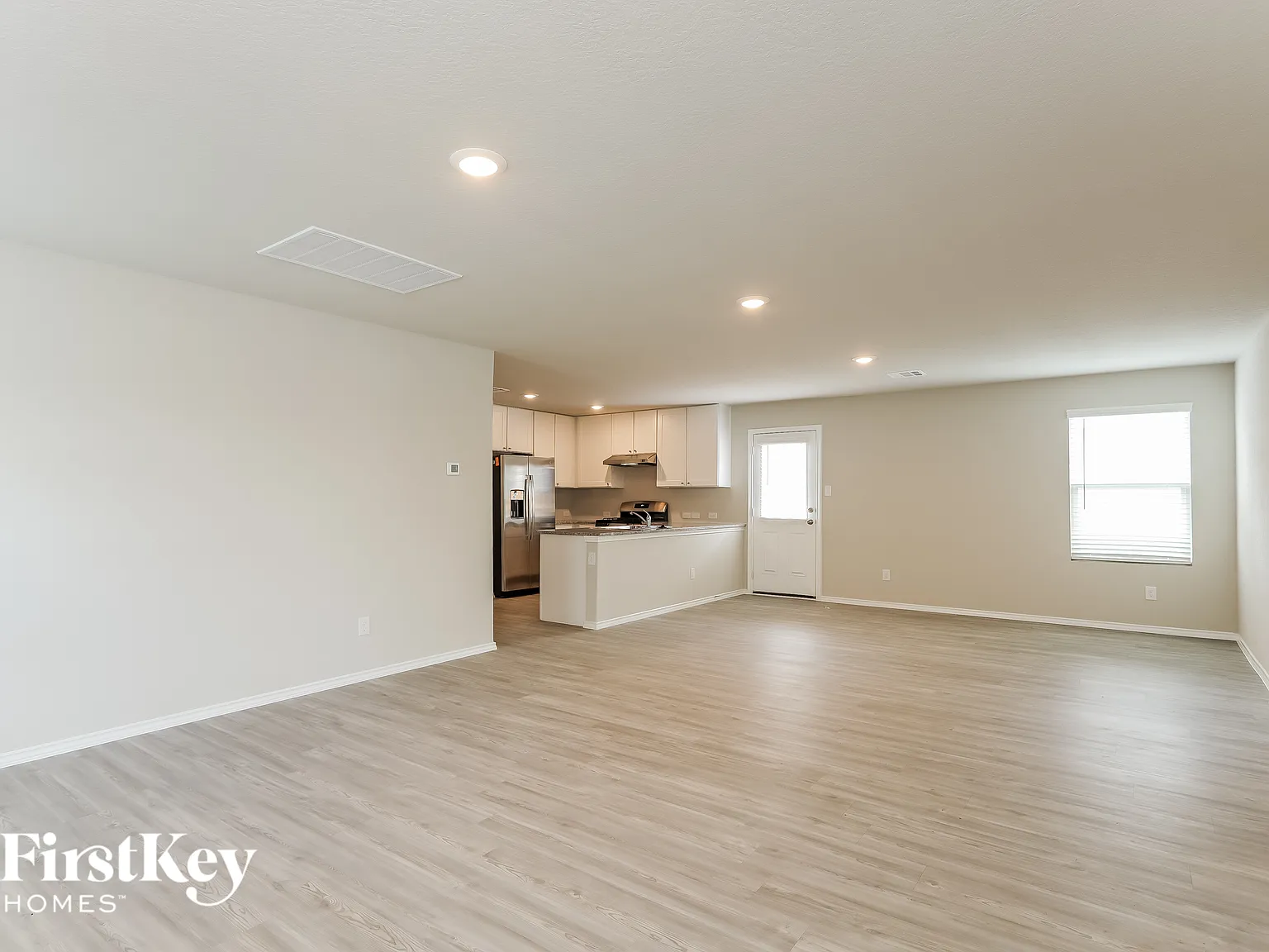 3 bed, 2.0 bath, 1440 sqft, $1,735 — Photo 3