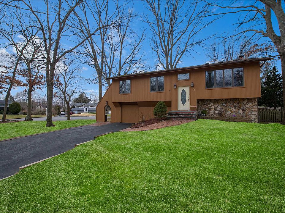 1st image of 32 Nowick Ln