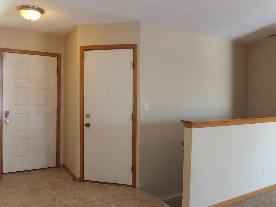 Entry & Stairwell