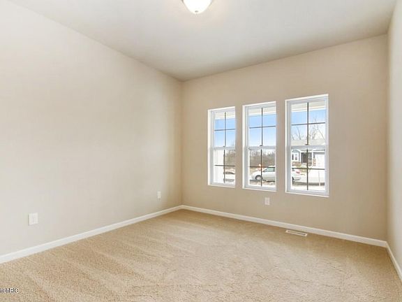 5th image of 6647 Dutton Trail Dr SE