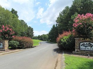 203 River Place Dr NW, Calhoun, GA 30701