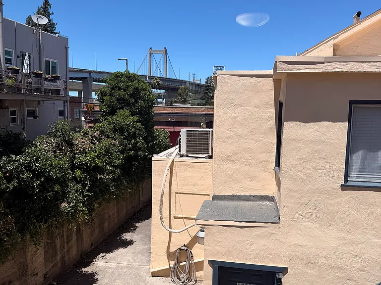 1325 Pomona St — Photo 17