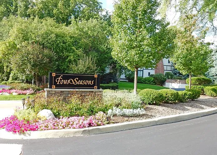 42160 Woodward Ave #42 — Photo 20