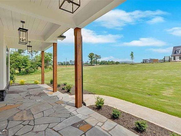 4th image of 300 Eminence Peak