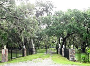 2613 N Valrico Rd, Seffner, FL 33584