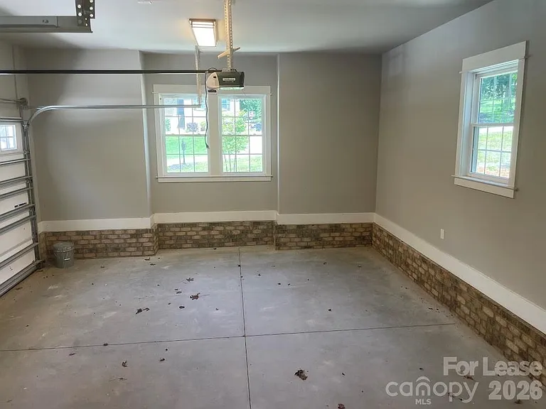 7221 Static Way — Photo 5
