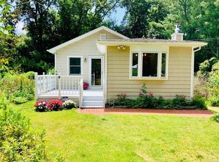 9 Breezy Point Rd, Wading River, NY 11792