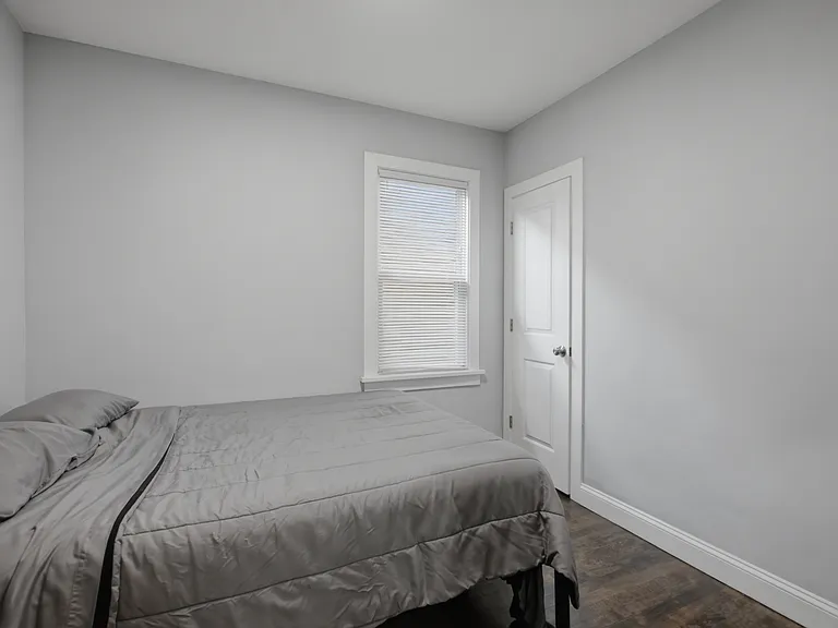 2430 N Normandy Ave #1 — Photo 5