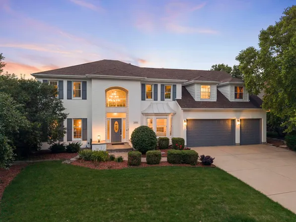 919 Abbey Ct, Sugar Grove, IL 60554