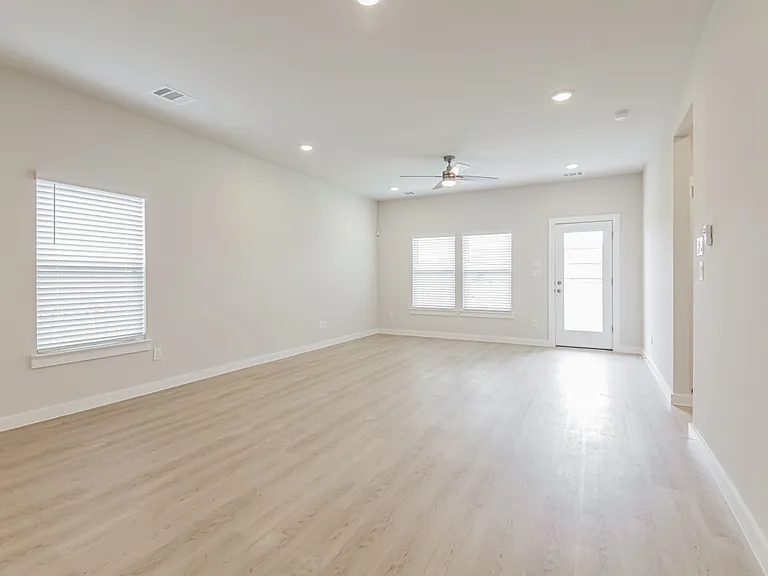 2213 Trailside Dr — Photo 6