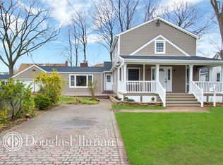 357 N Wyoming Ave, Massapequa, NY 11758